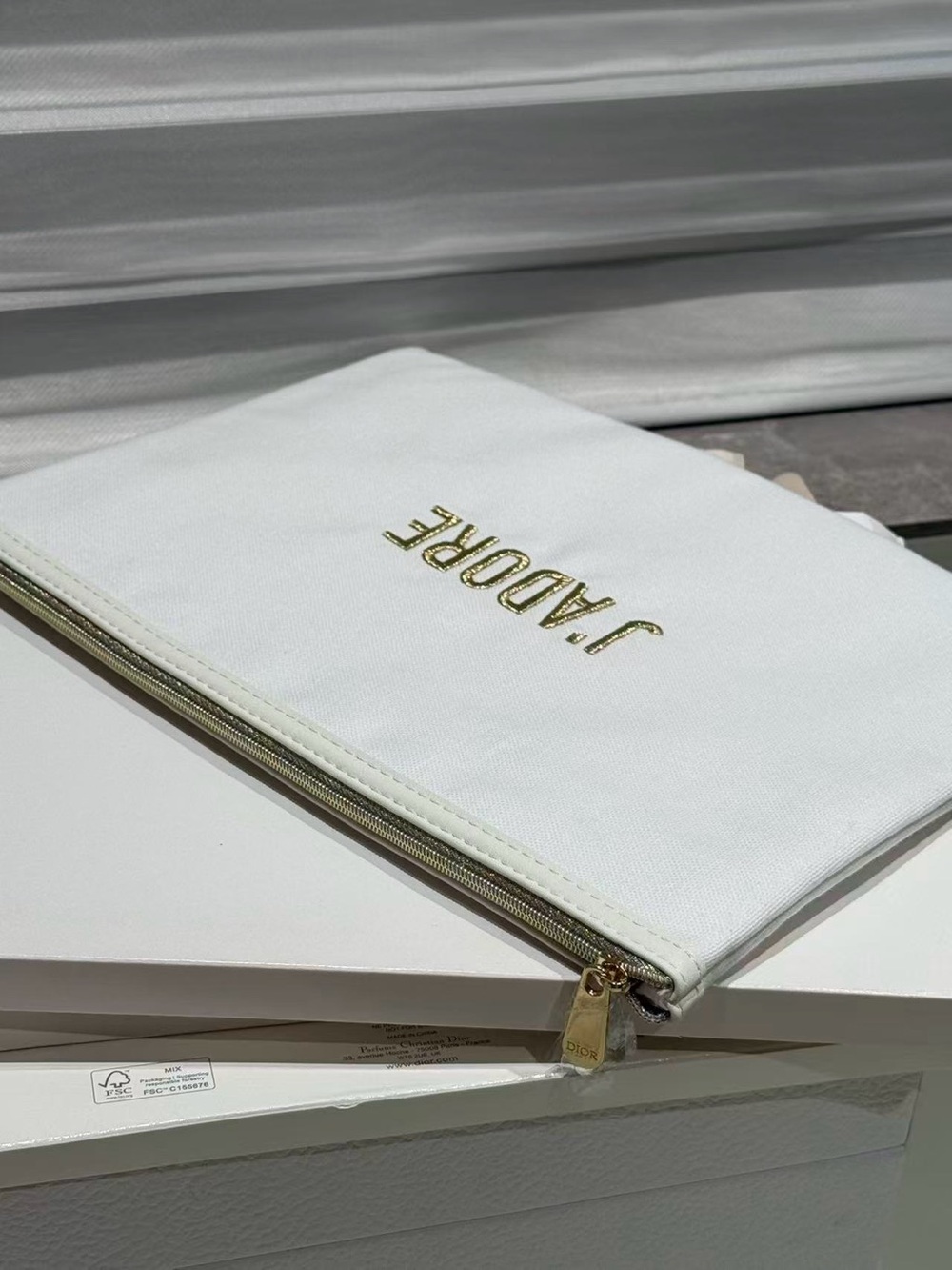New Dior Beauty White Pouch with Gold J’ADORE Lettering - Picture 3 of 7